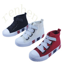 2015 Hot Arriving Children′s Comfortable Canvas Shoes